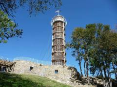 3,6 km Aussichtsturm "Jára-Cimrman-Leuchtturm"